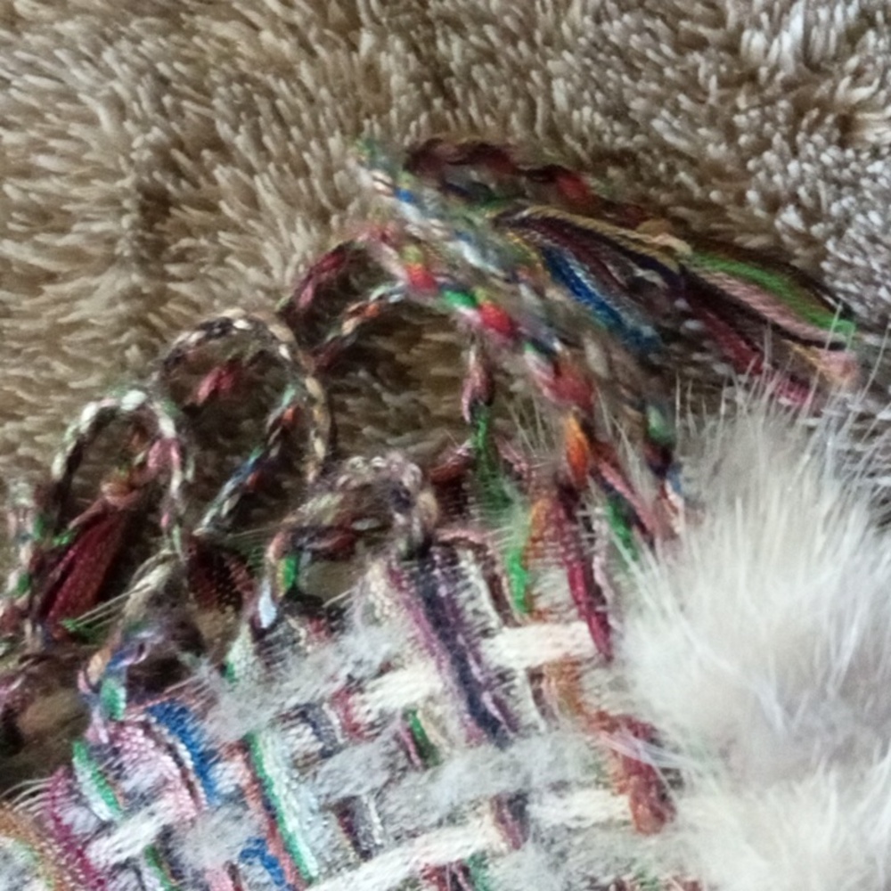 Diomi Boucle Multicolor Woven Wrap With Fringe And Fur Trim (Mink?) - Picture 7 of 10